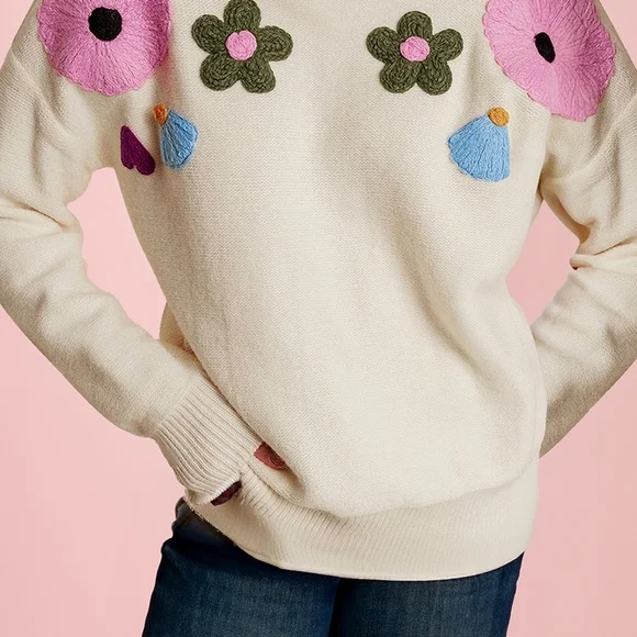 Chic Floral Embroidered Cream Sweater - Picture 2 of 2